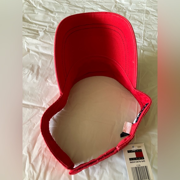 Tommy Hilfiger red visor - Picture 5 of 6